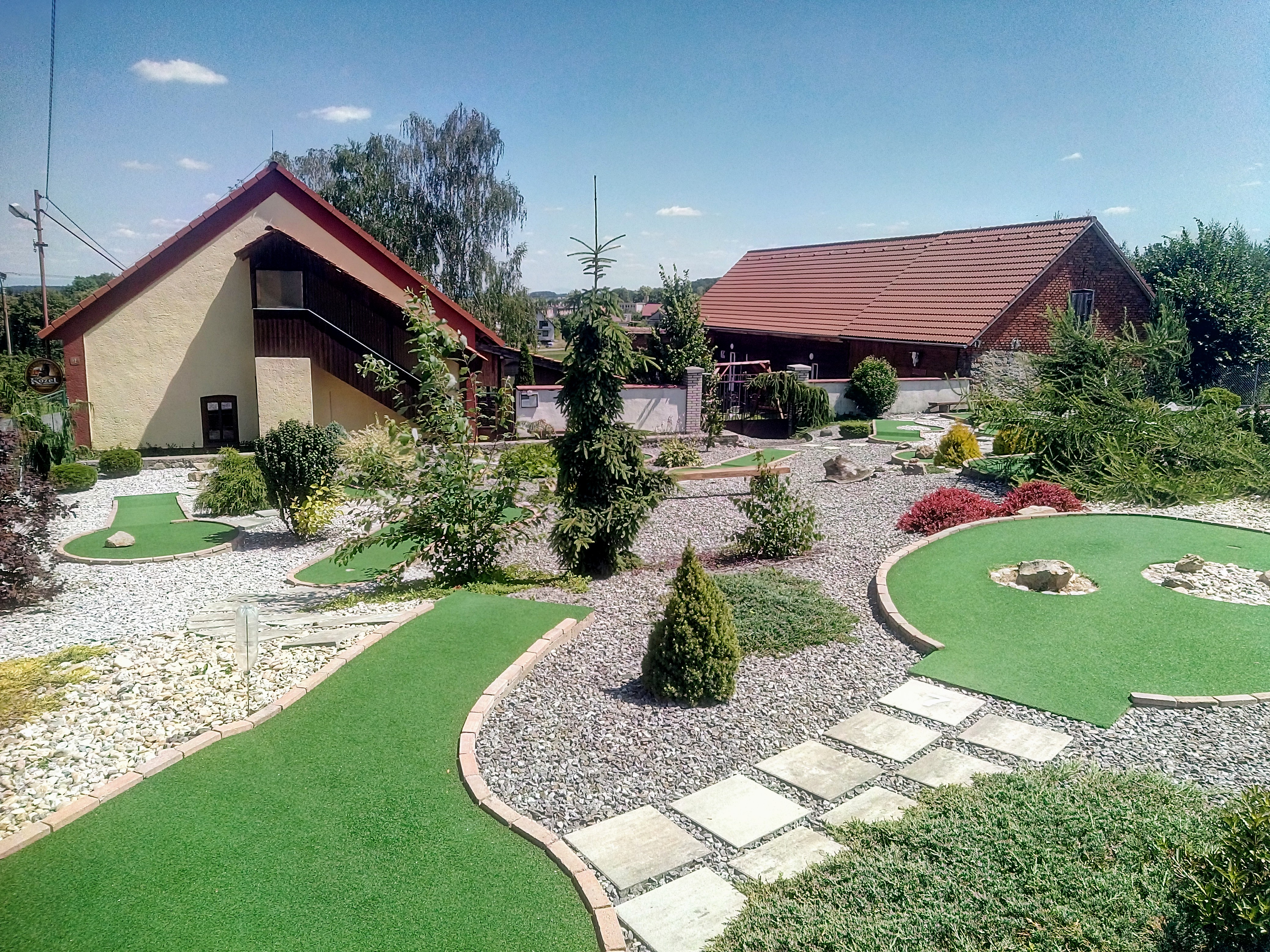 Minigolfové hřiště